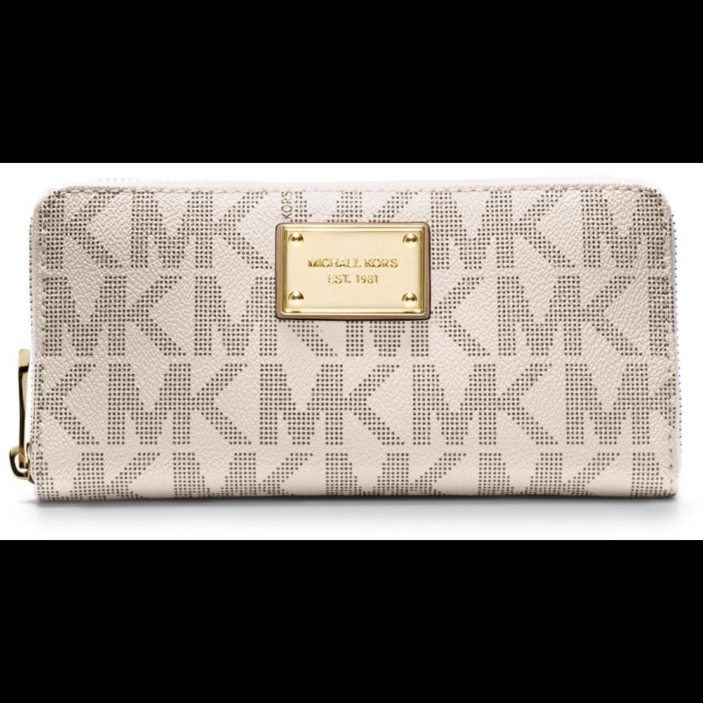Michael Kors Jet Set Travel Logo Wallet